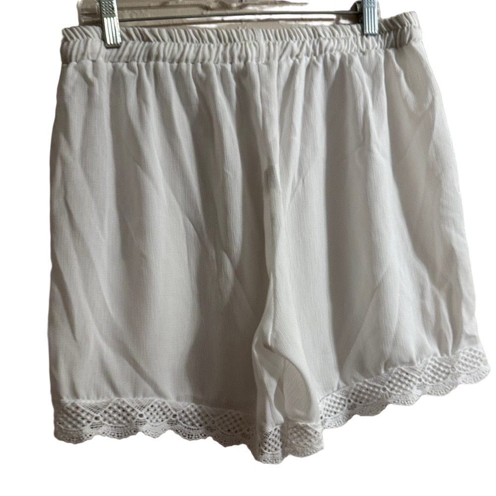 White Lace Trim Shorts - Picture 4 of 4